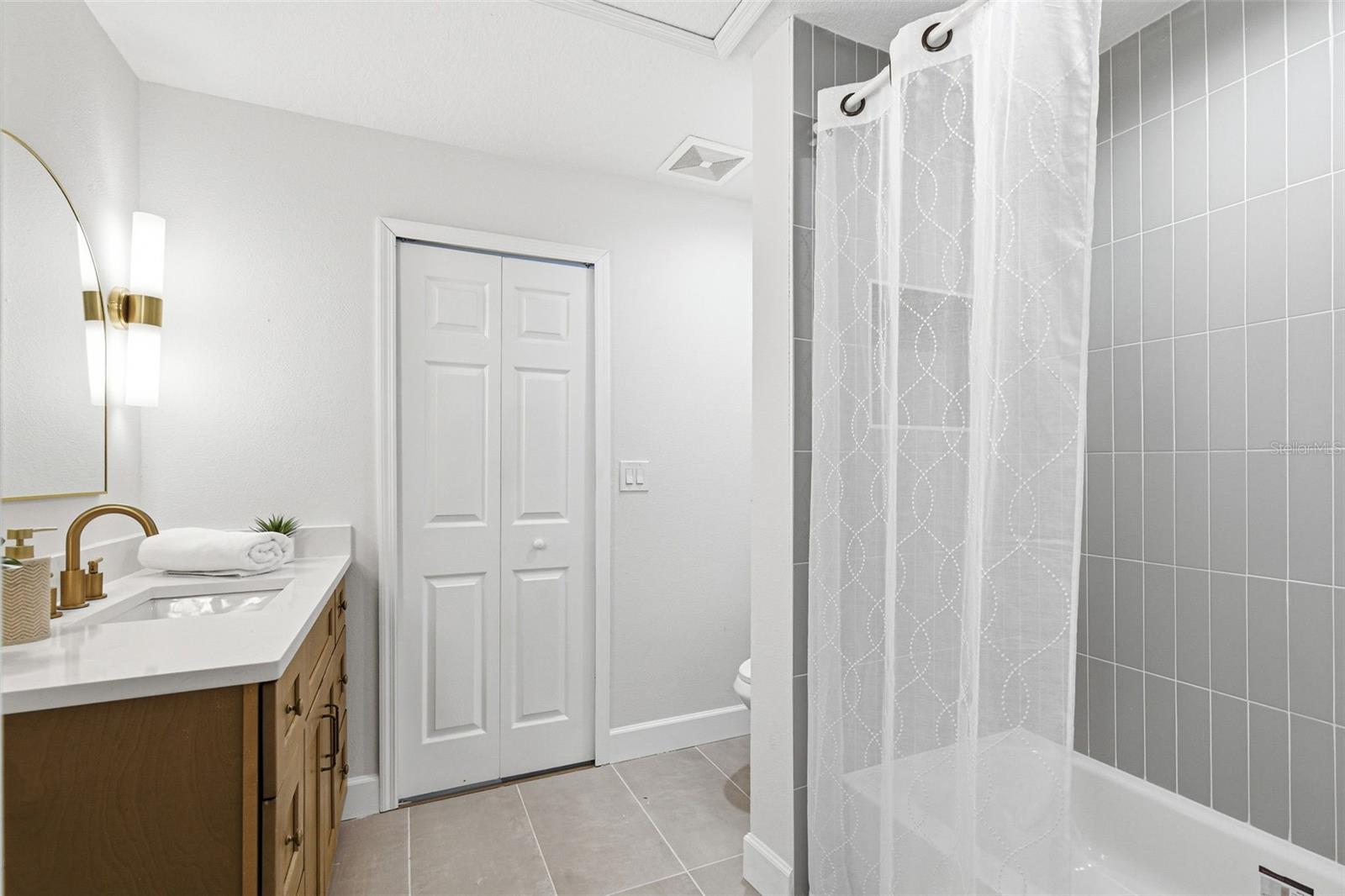 Image 43 of 59 For 11005 Blaine Top Place