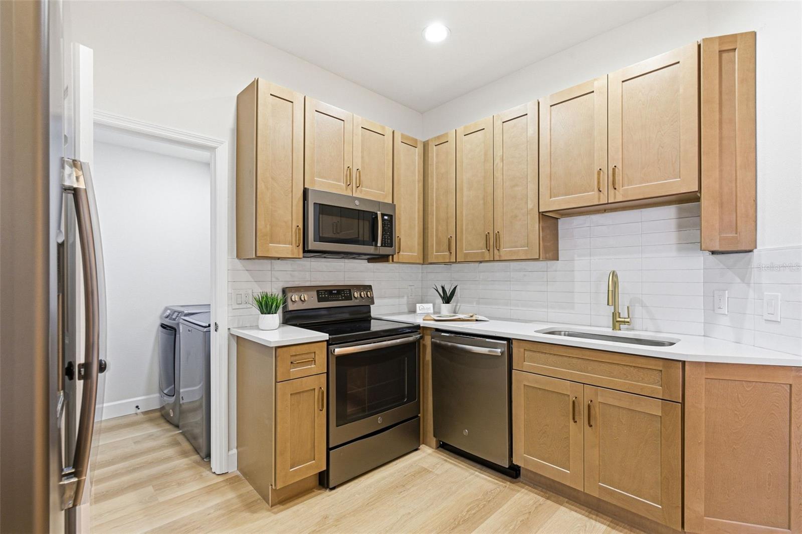 Image 7 of 59 For 11005 Blaine Top Place