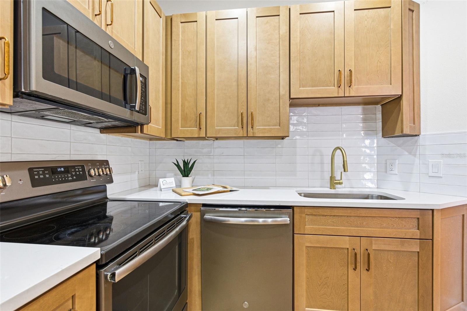 Image 8 of 59 For 11005 Blaine Top Place