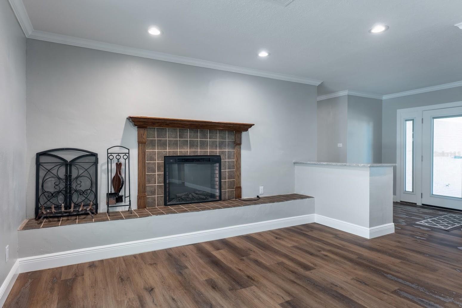 Image 10 of 38 For 712 Camellia Court