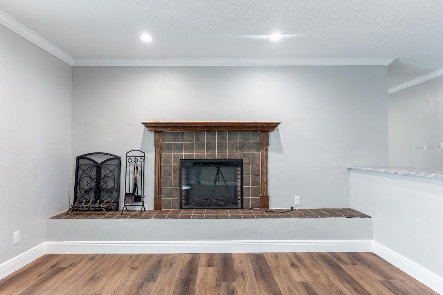 Image 11 of 38 For 712 Camellia Court