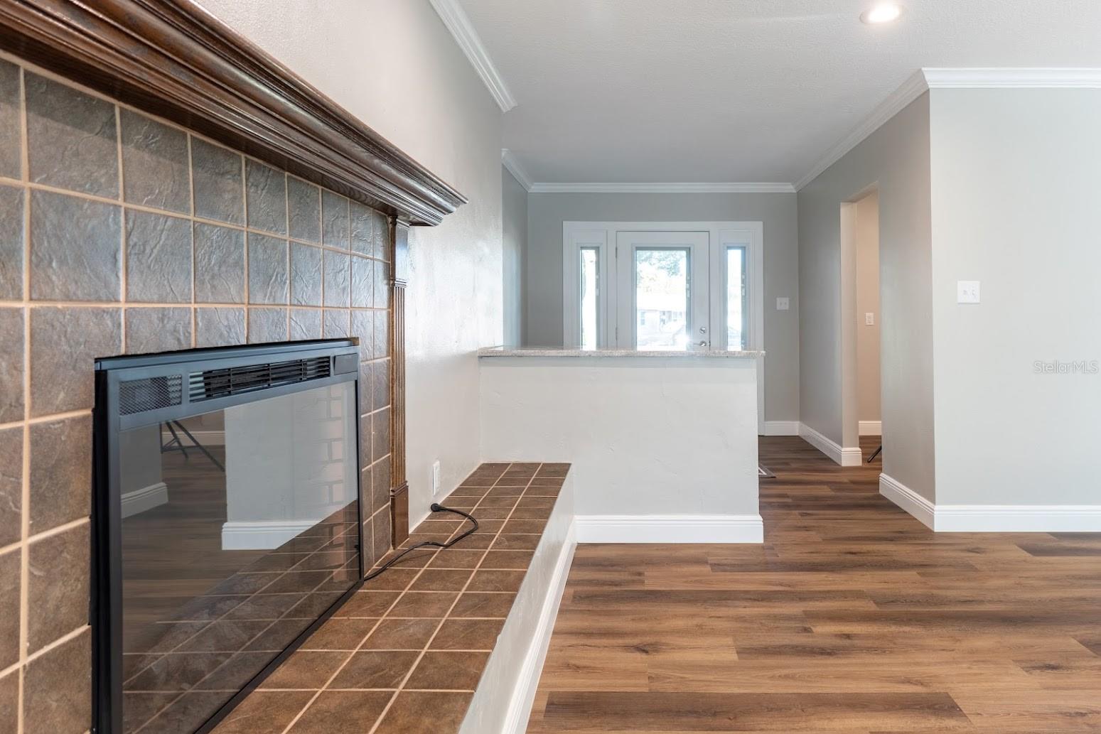 Image 12 of 38 For 712 Camellia Court