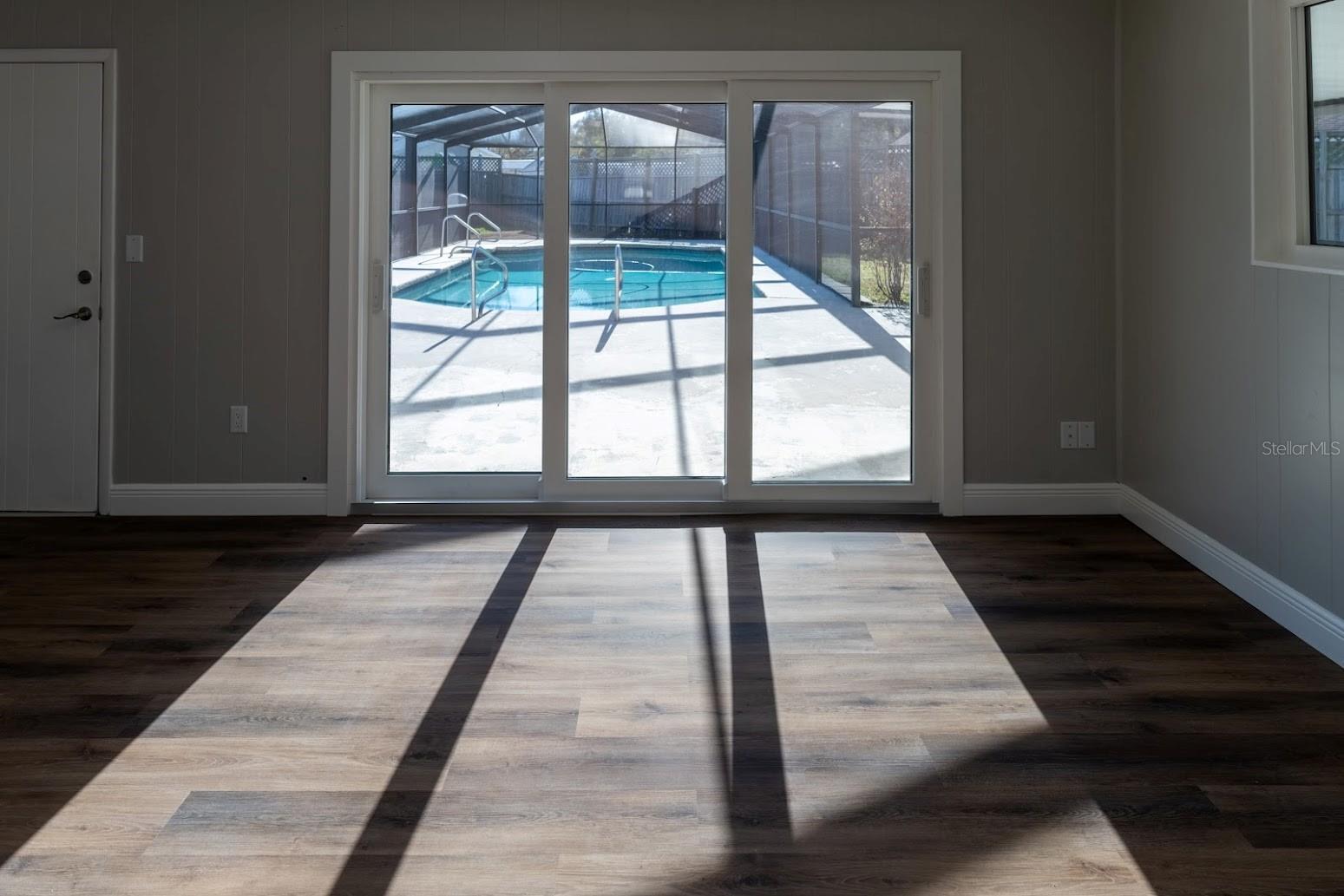 Image 15 of 38 For 712 Camellia Court