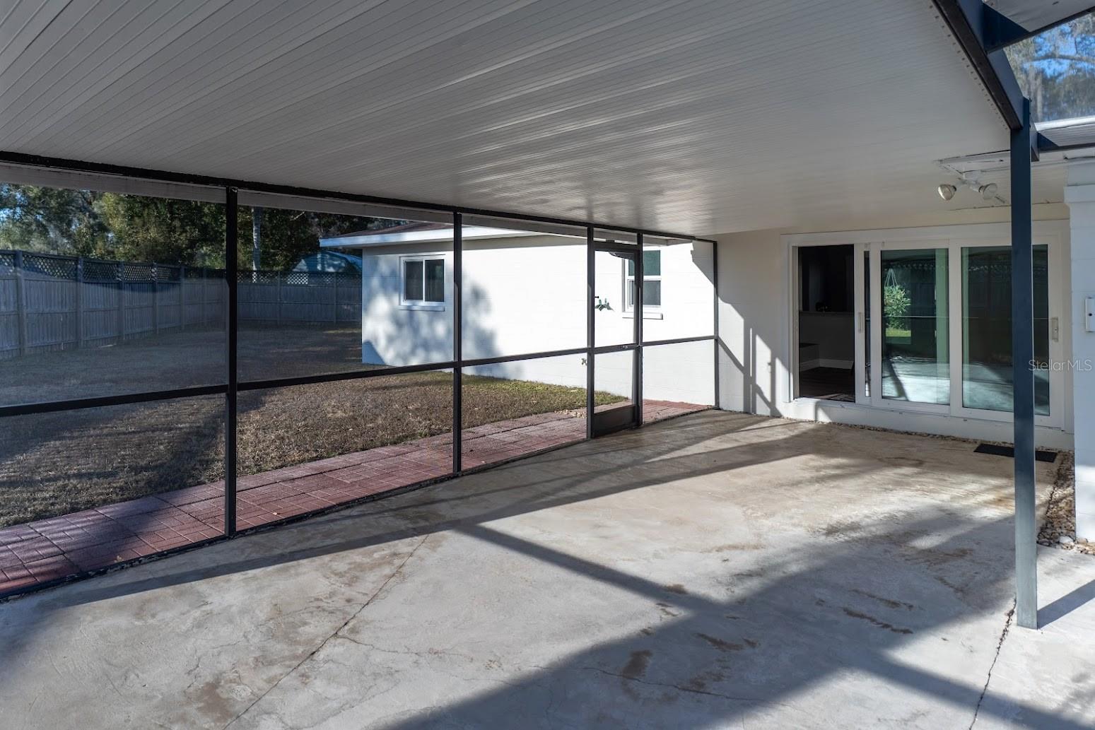 Image 23 of 38 For 712 Camellia Court