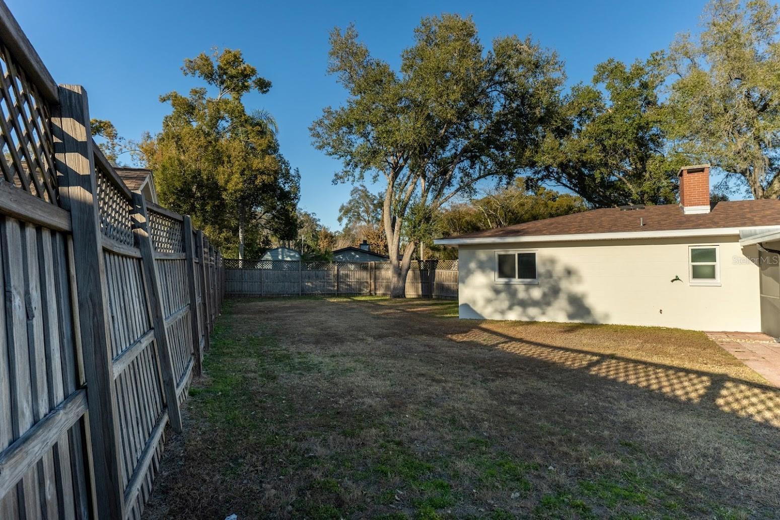 Image 24 of 38 For 712 Camellia Court