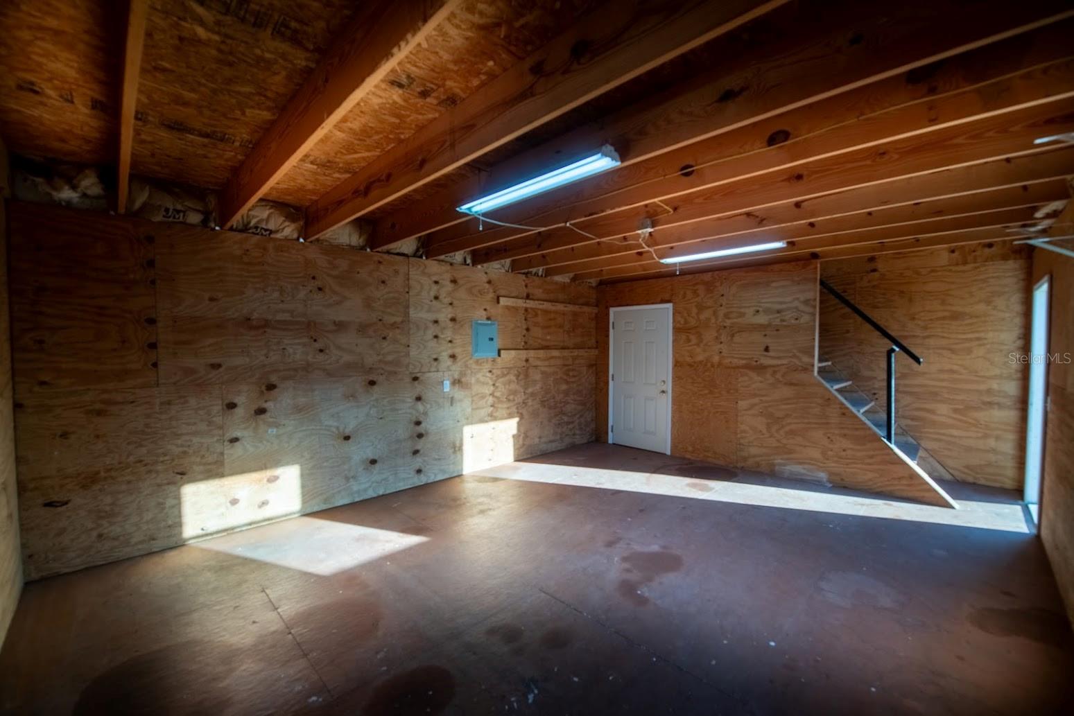 Image 31 of 38 For 712 Camellia Court