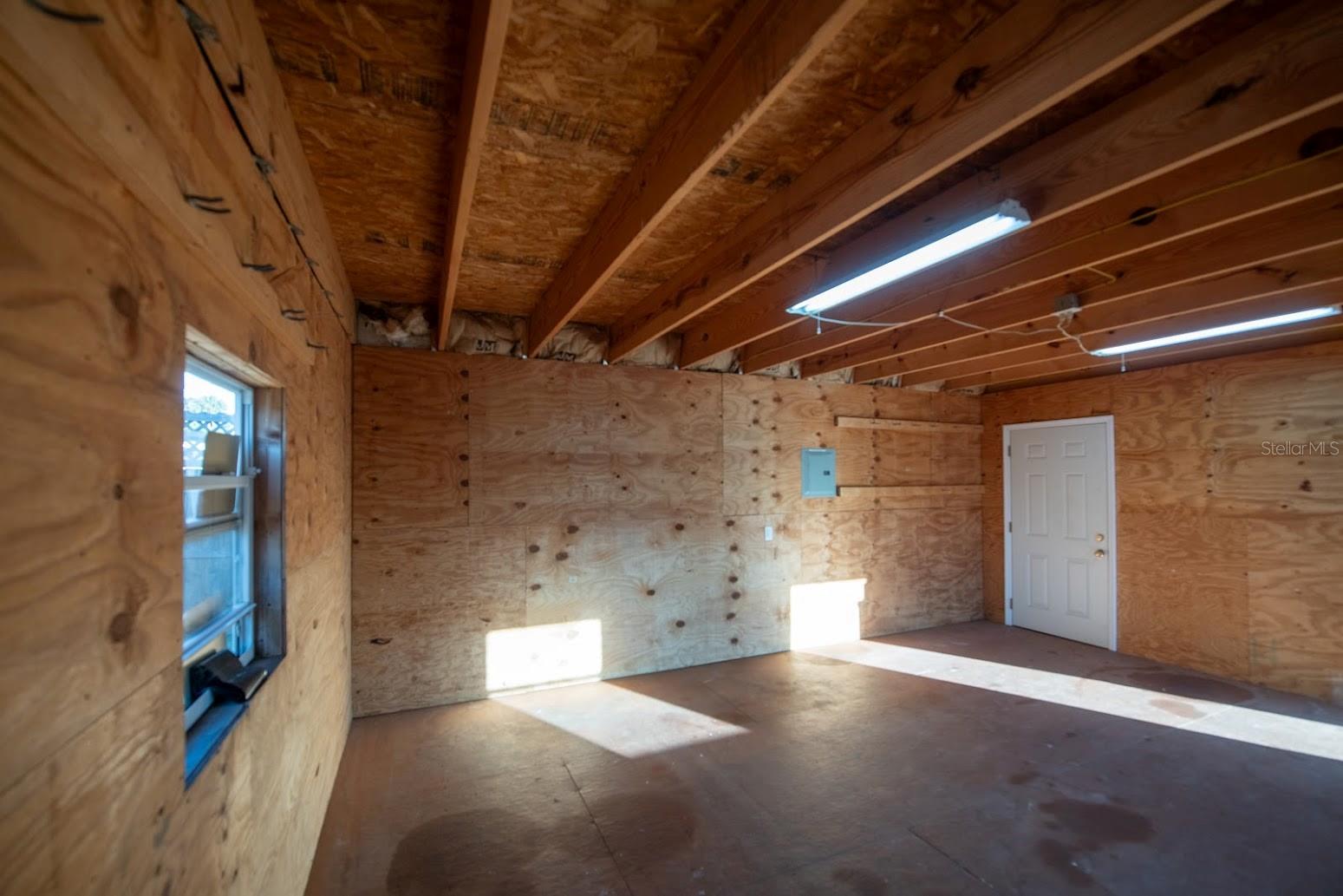 Image 32 of 38 For 712 Camellia Court