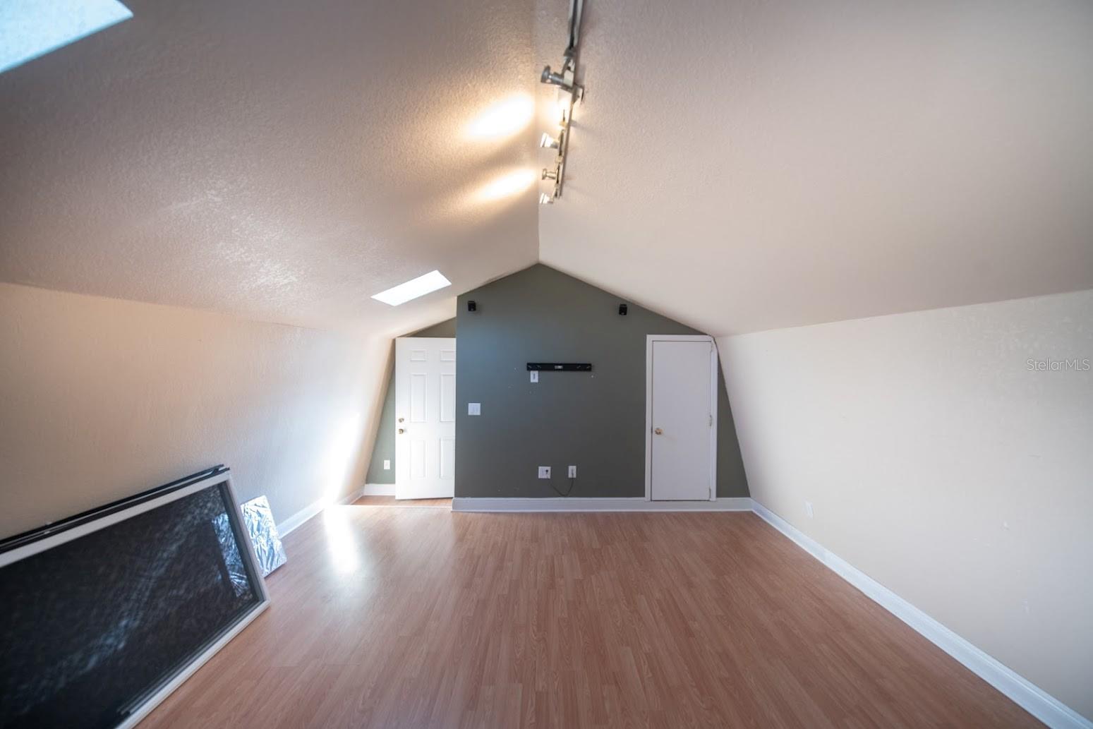 Image 34 of 38 For 712 Camellia Court