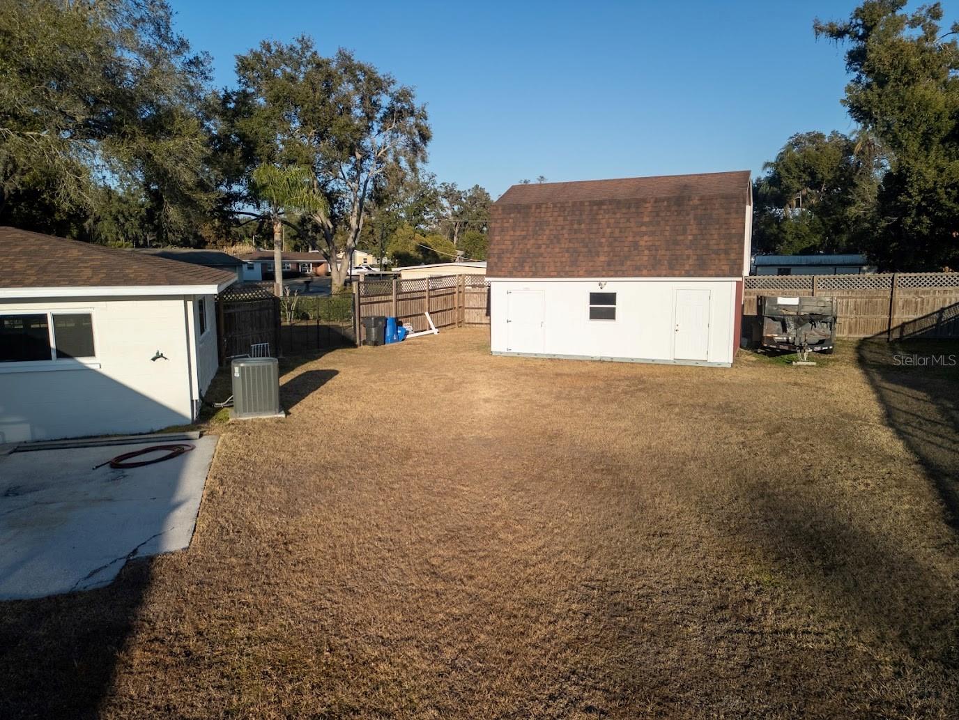 Image 35 of 38 For 712 Camellia Court