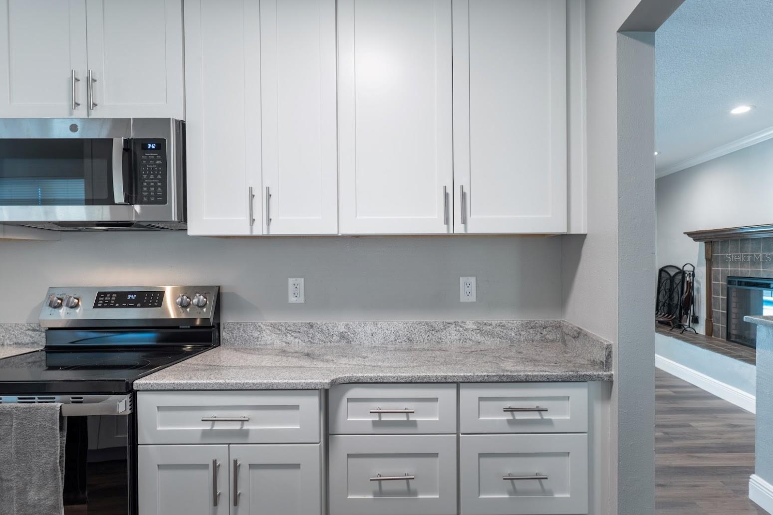 Image 5 of 38 For 712 Camellia Court