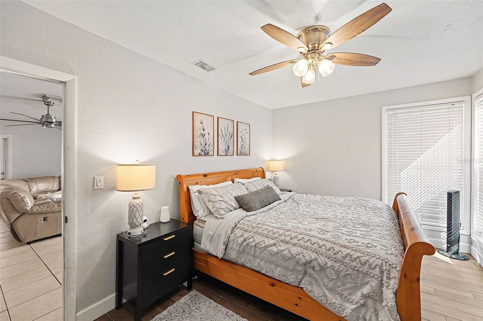 Listing photo id 9 for 5967 102nd Avenue N