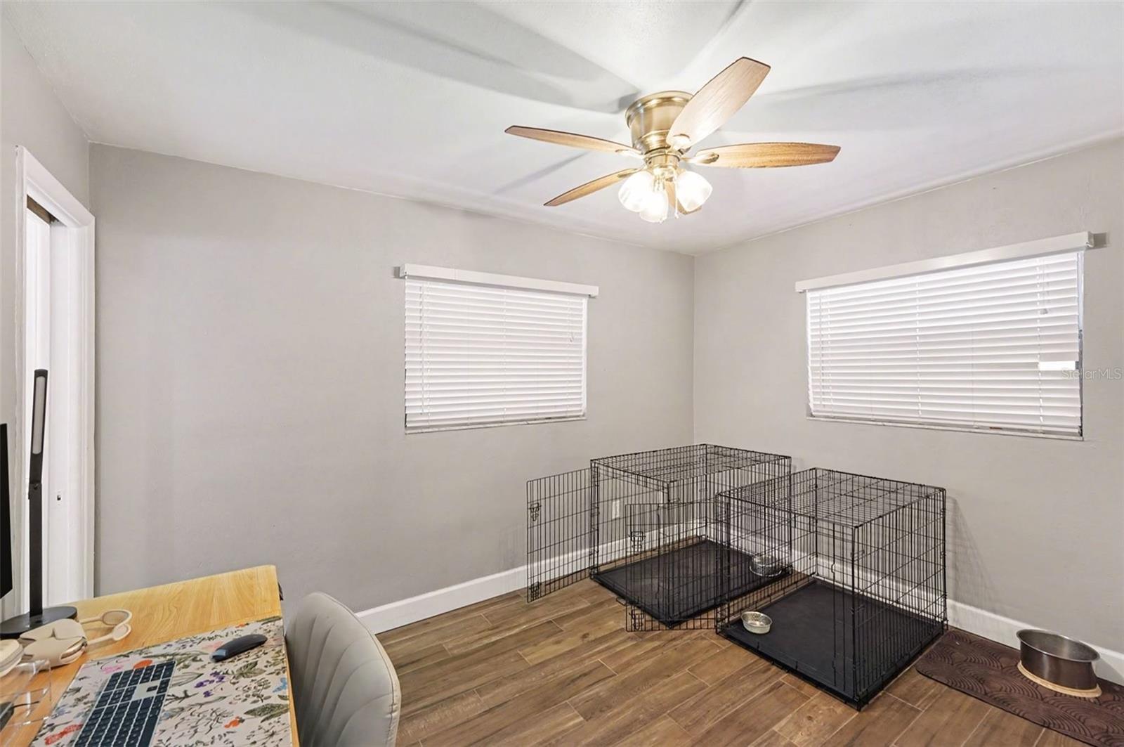 Listing photo id 18 for 5967 102nd Avenue N