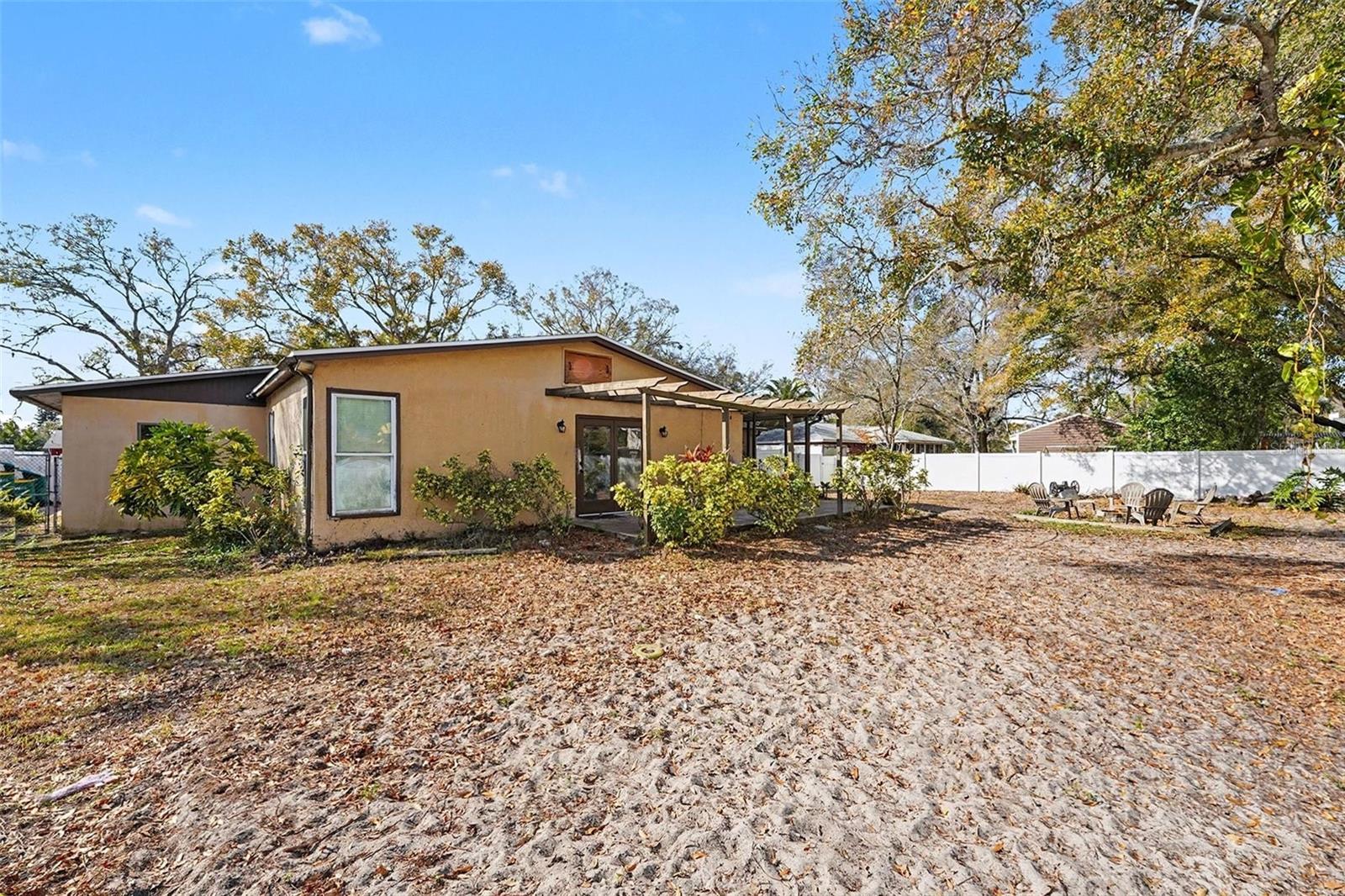 Listing photo id 23 for 5967 102nd Avenue N