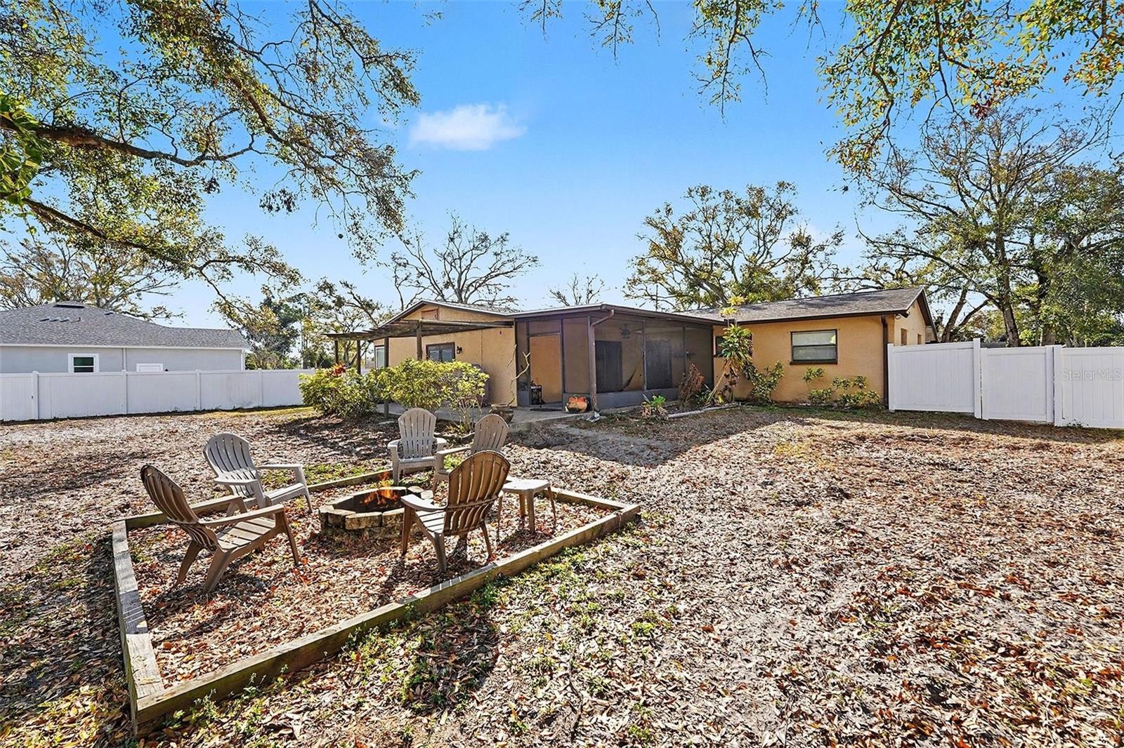 Listing photo id 26 for 5967 102nd Avenue N