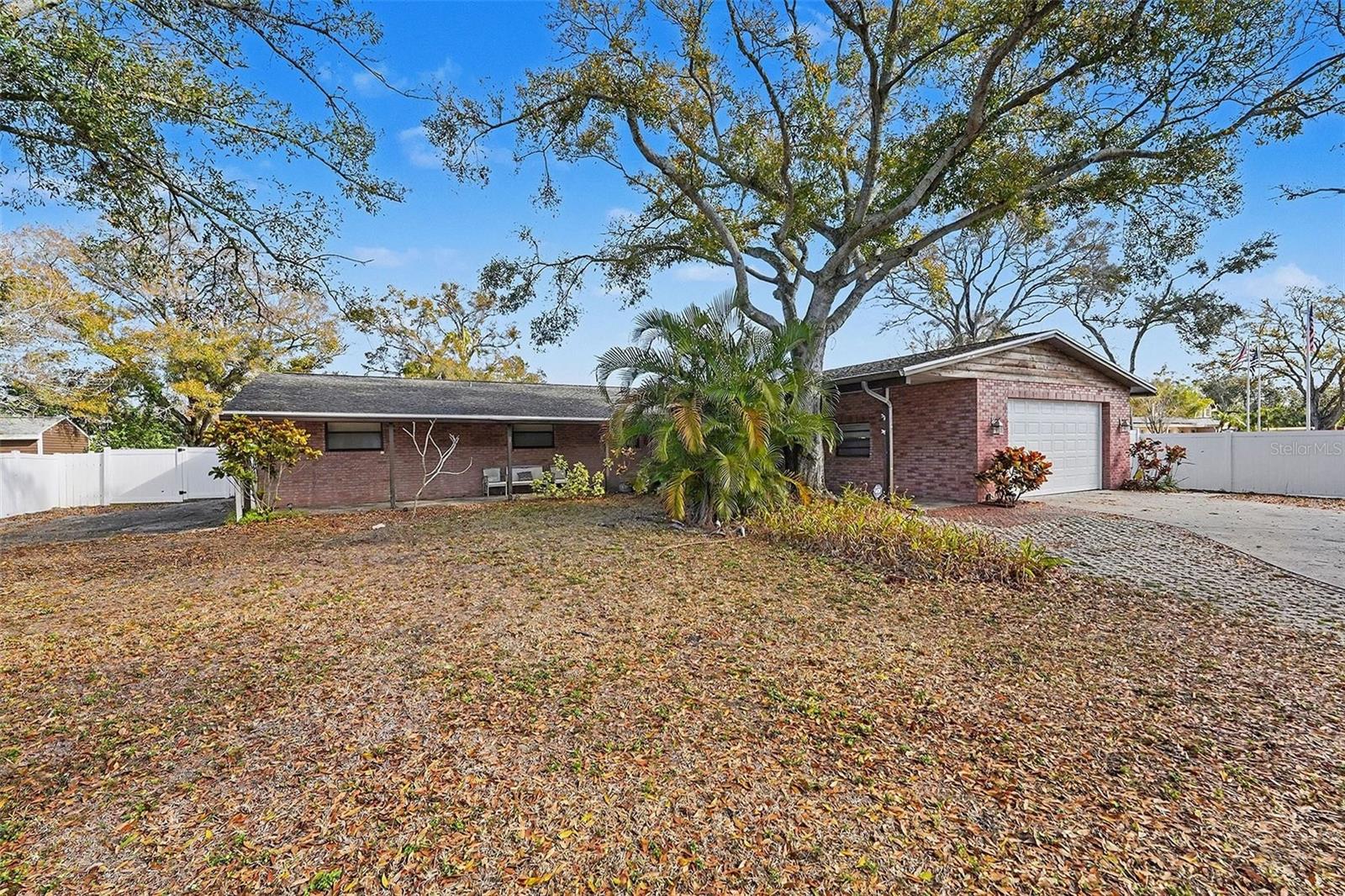 Listing photo id 36 for 5967 102nd Avenue N