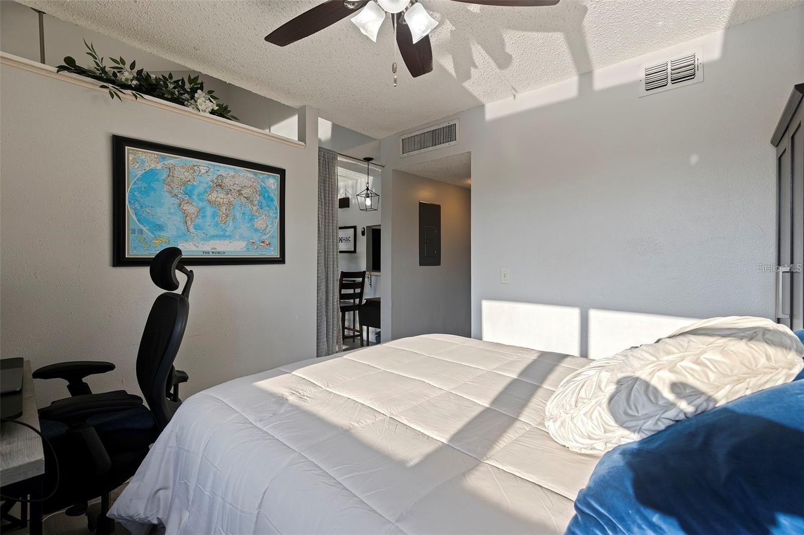 Image 15 of 21 For 10423 Carrollbrook Circle 203