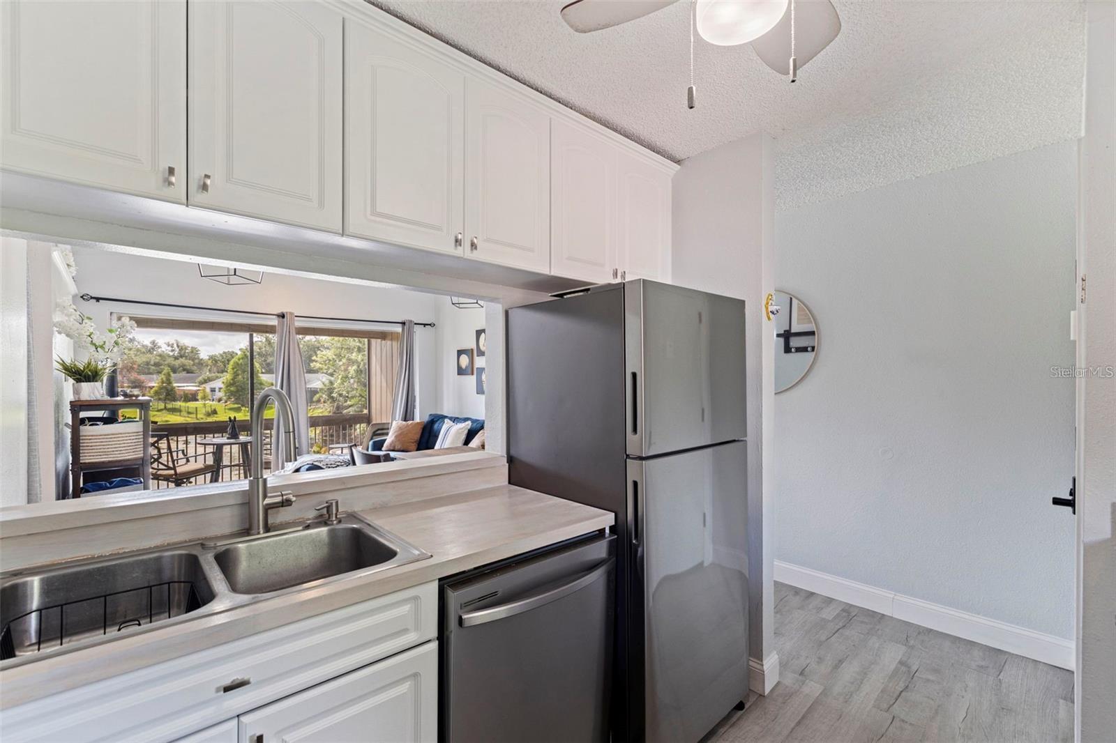 Image 8 of 21 For 10423 Carrollbrook Circle 203