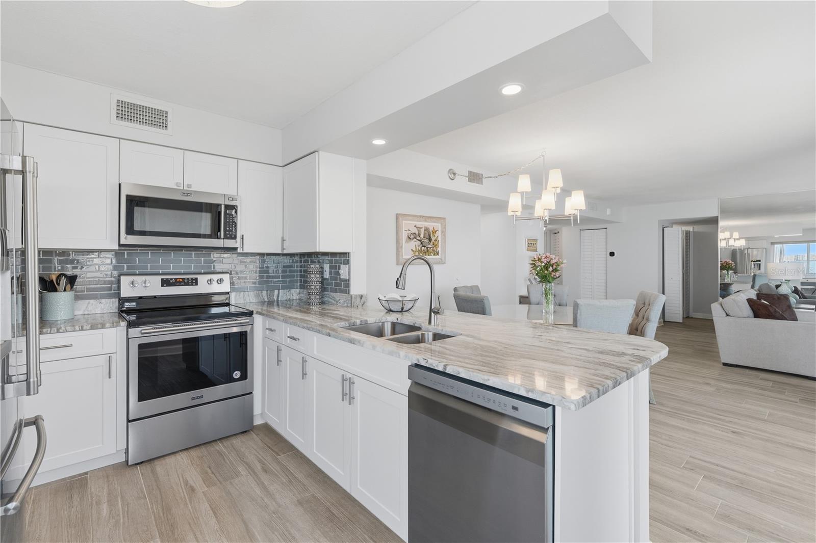 Listing photo id 14 for 5633 Puerta Del Sol Boulevard S 102