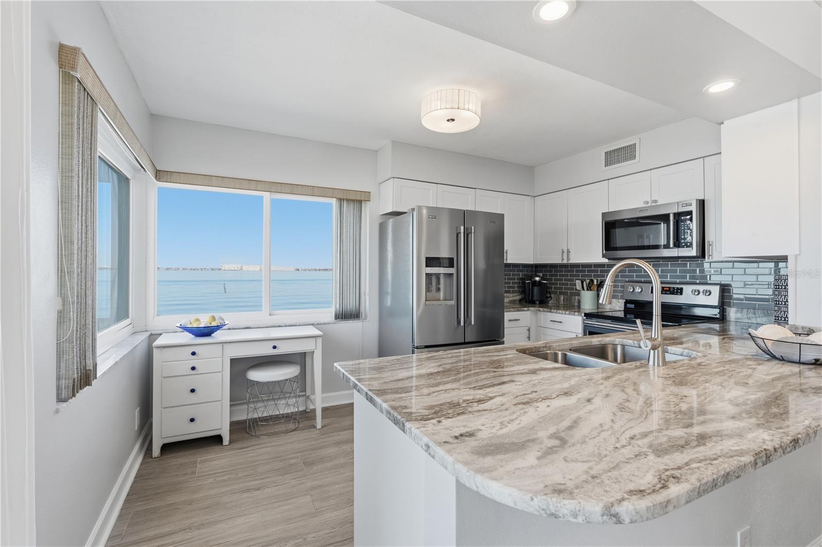 Listing photo id 25 for 5633 Puerta Del Sol Boulevard S 102