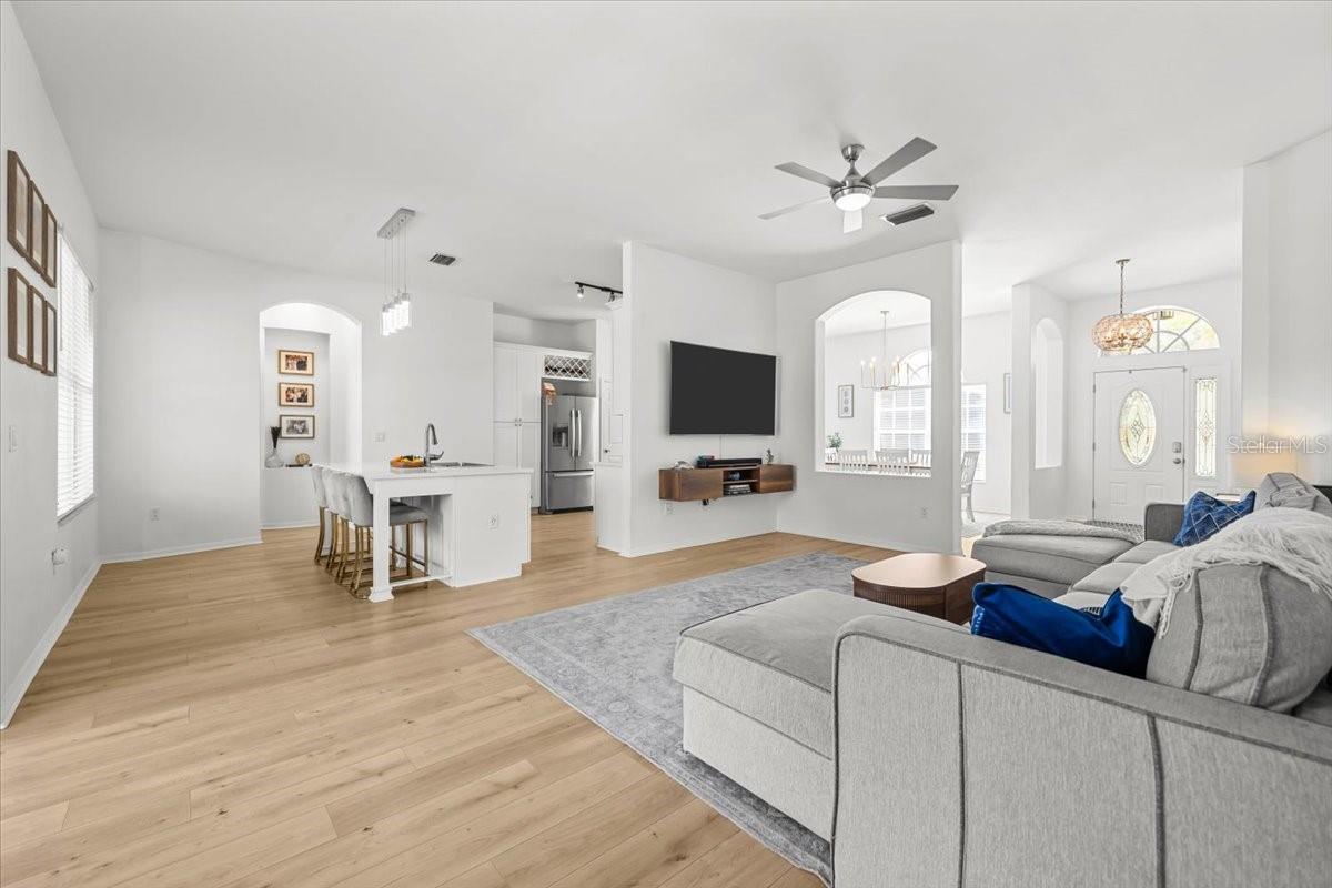 Image 13 of 48 For 11905 Timberhill Drive