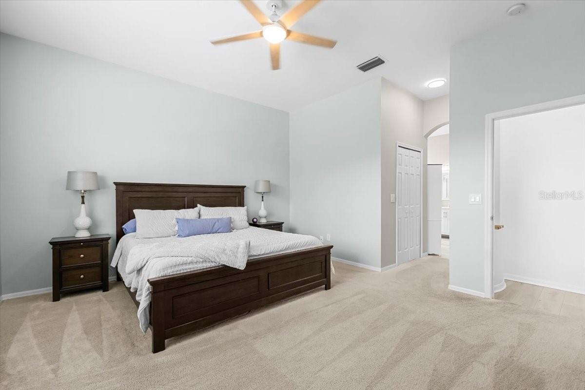 Image 16 of 48 For 11905 Timberhill Drive