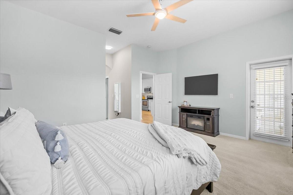 Image 18 of 48 For 11905 Timberhill Drive