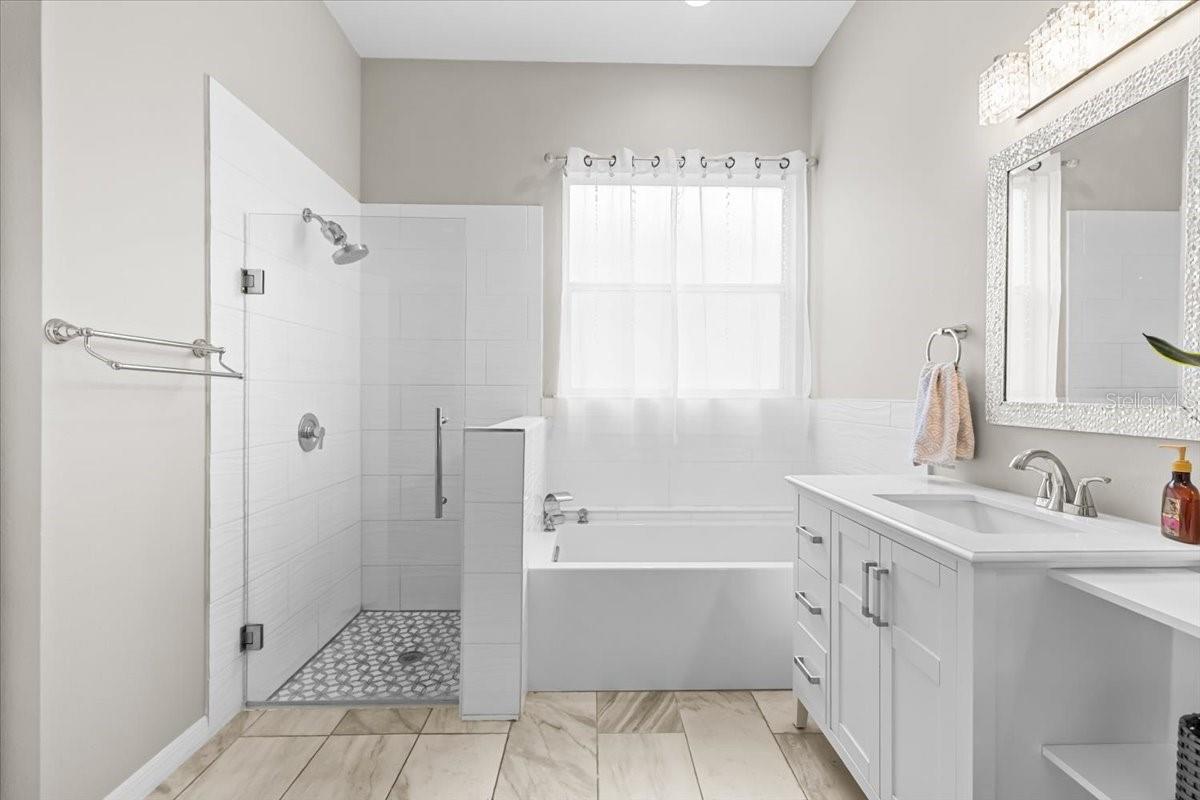 Image 20 of 48 For 11905 Timberhill Drive