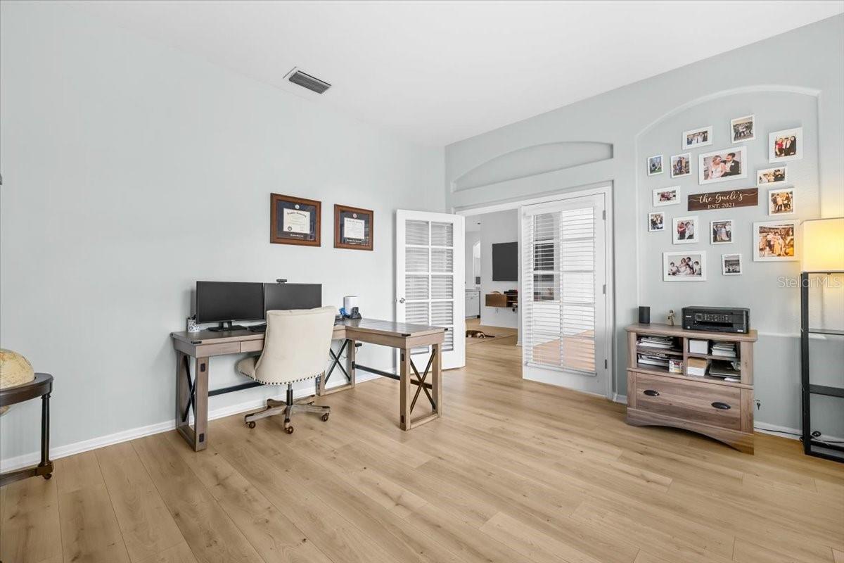 Image 24 of 48 For 11905 Timberhill Drive