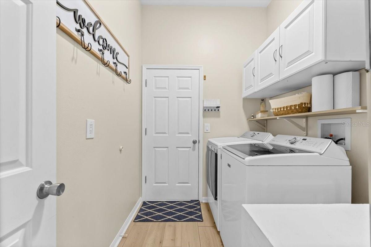 Image 36 of 48 For 11905 Timberhill Drive