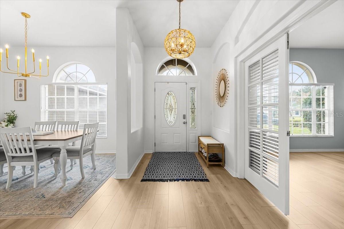 Image 4 of 48 For 11905 Timberhill Drive