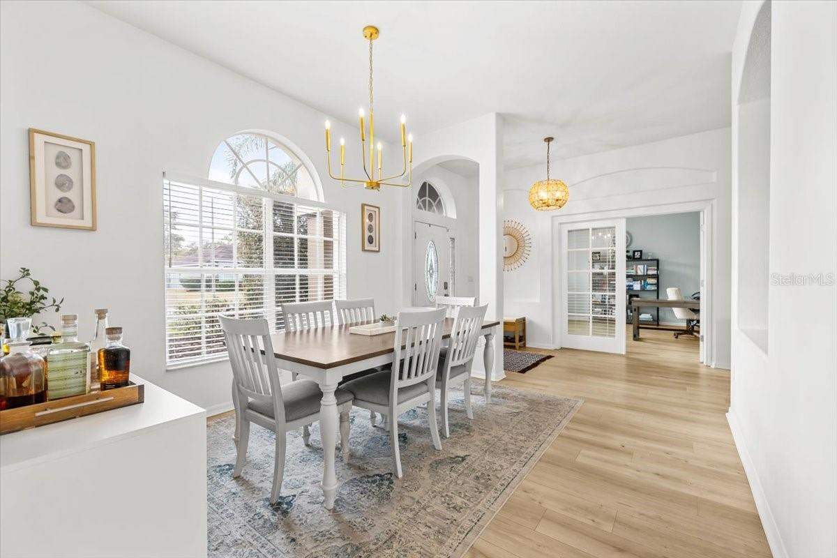 Image 6 of 48 For 11905 Timberhill Drive