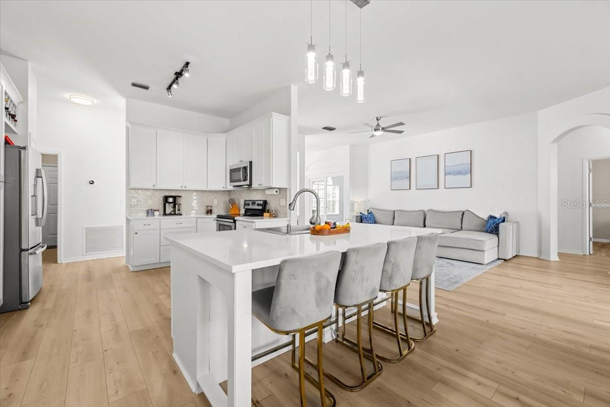 Image 9 of 48 For 11905 Timberhill Drive