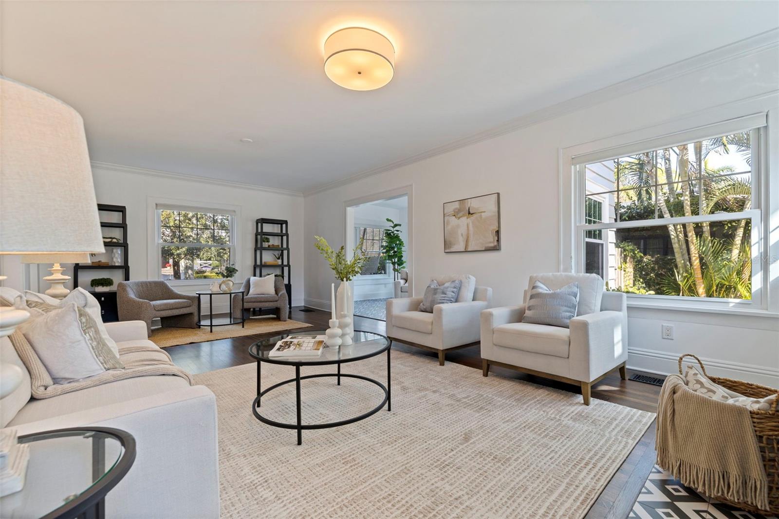 Listing photo id 9 for 646 17th Ave Ne