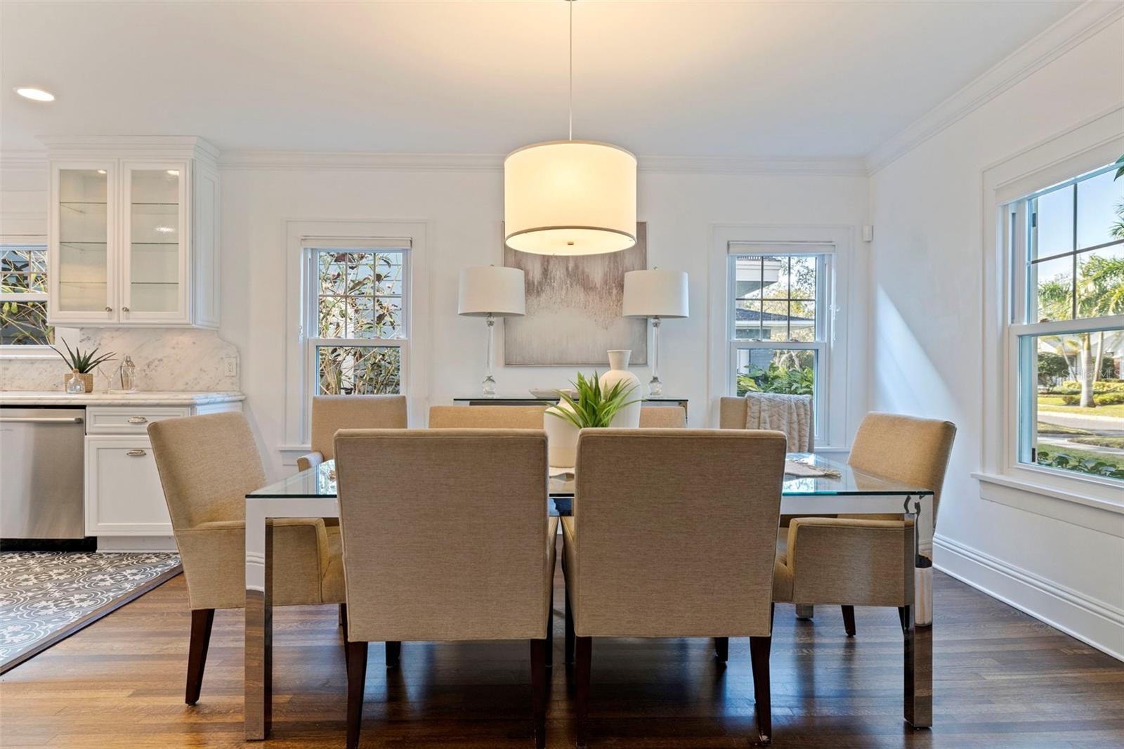 Listing photo id 14 for 646 17th Ave Ne