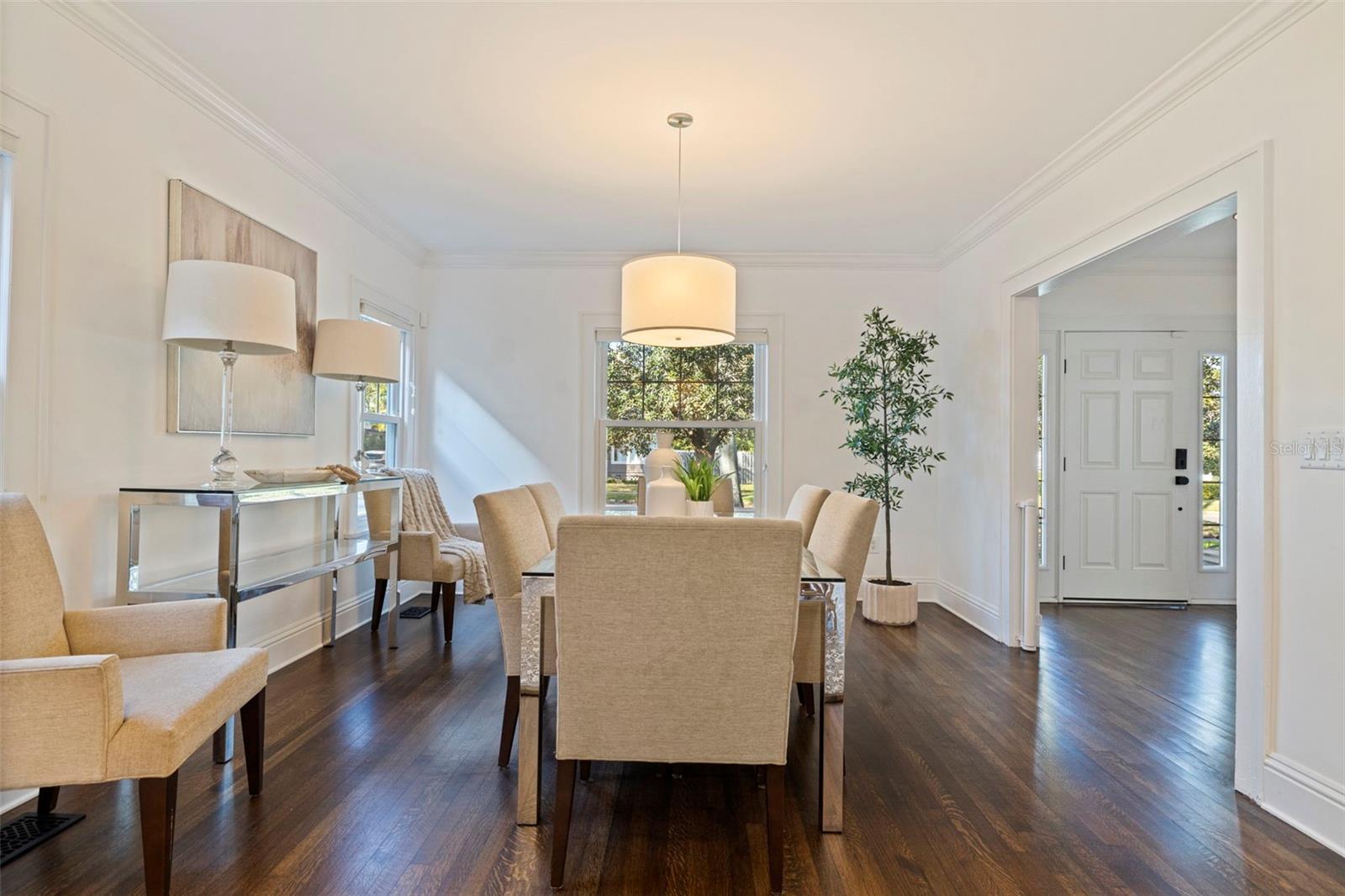 Listing photo id 16 for 646 17th Ave Ne