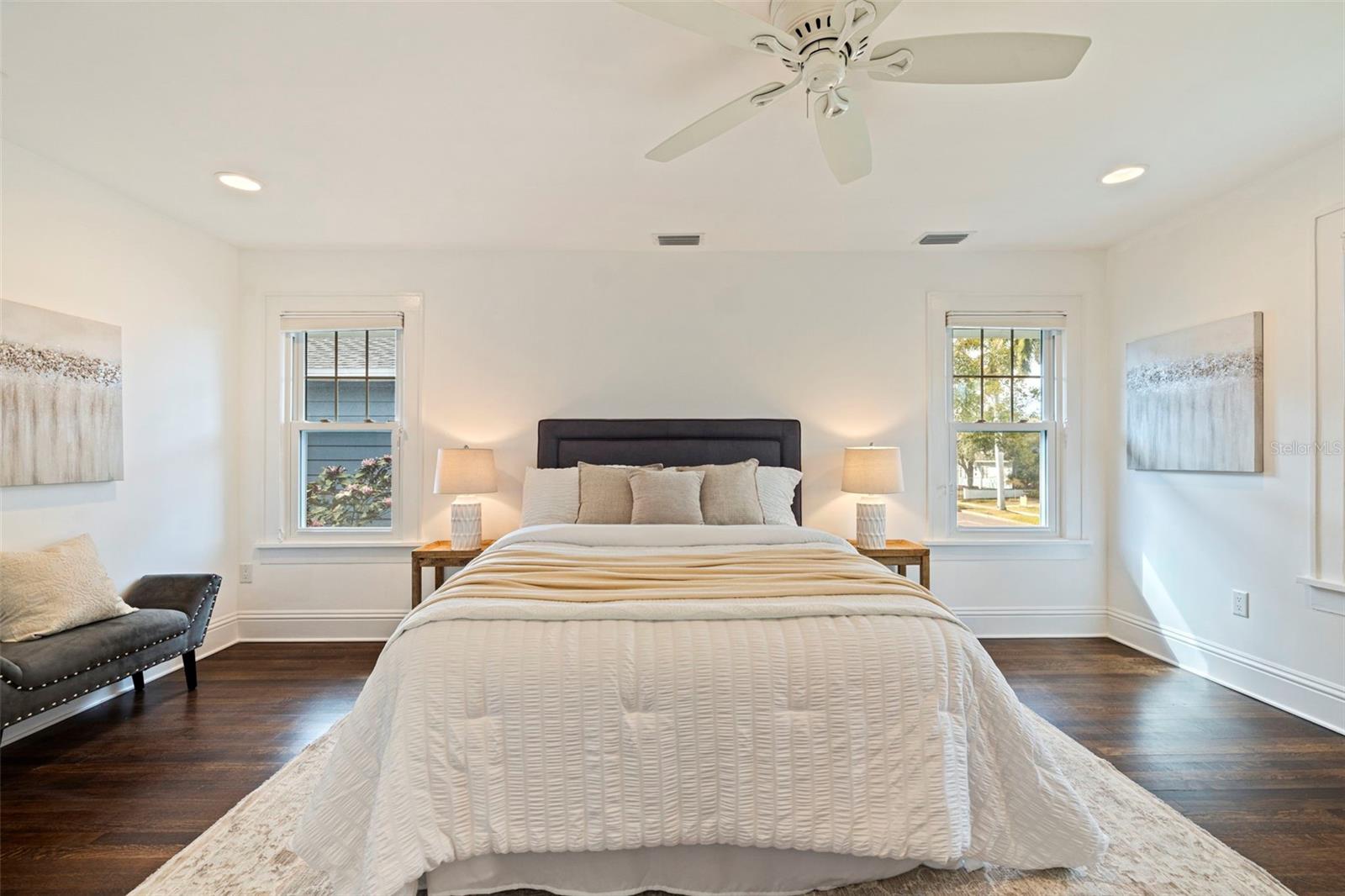 Listing photo id 22 for 646 17th Ave Ne