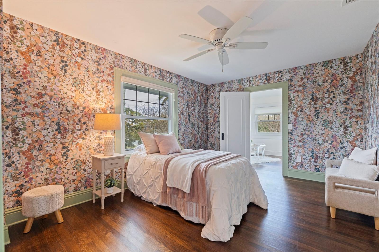 Listing photo id 27 for 646 17th Ave Ne