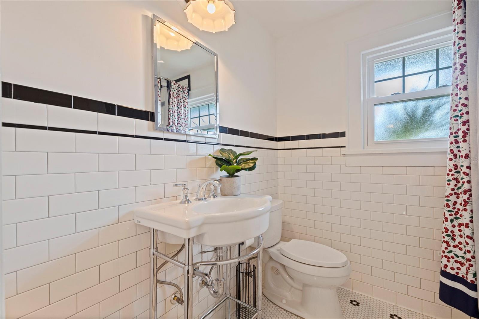 Listing photo id 31 for 646 17th Ave Ne