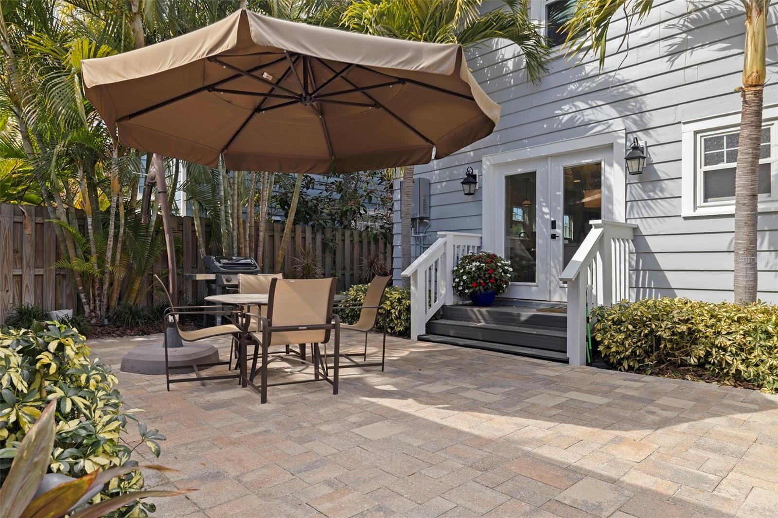 Listing photo id 36 for 646 17th Ave Ne