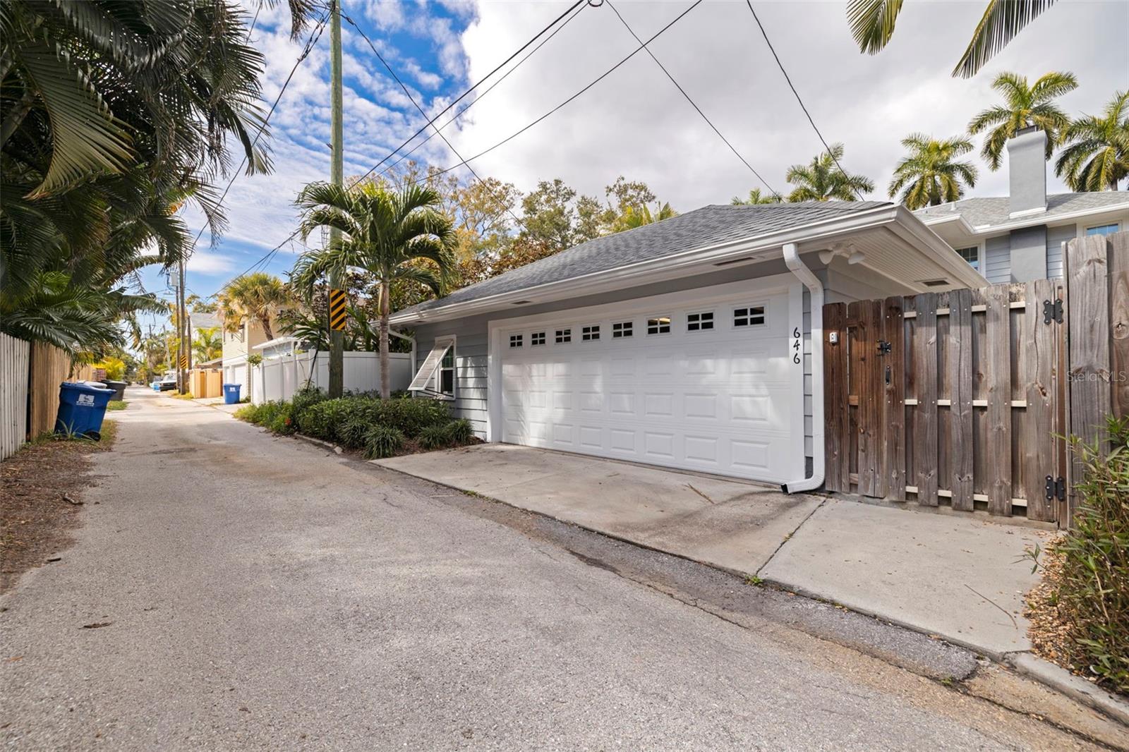 Listing photo id 39 for 646 17th Ave Ne