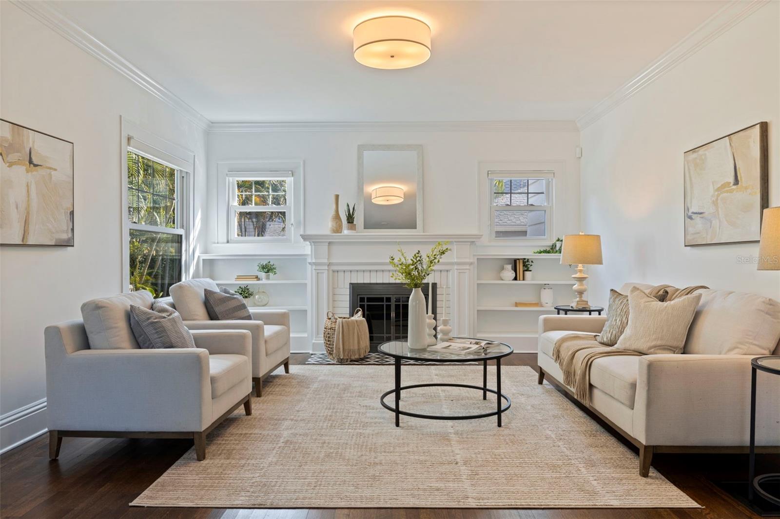 Listing photo id 3 for 646 17th Ave Ne