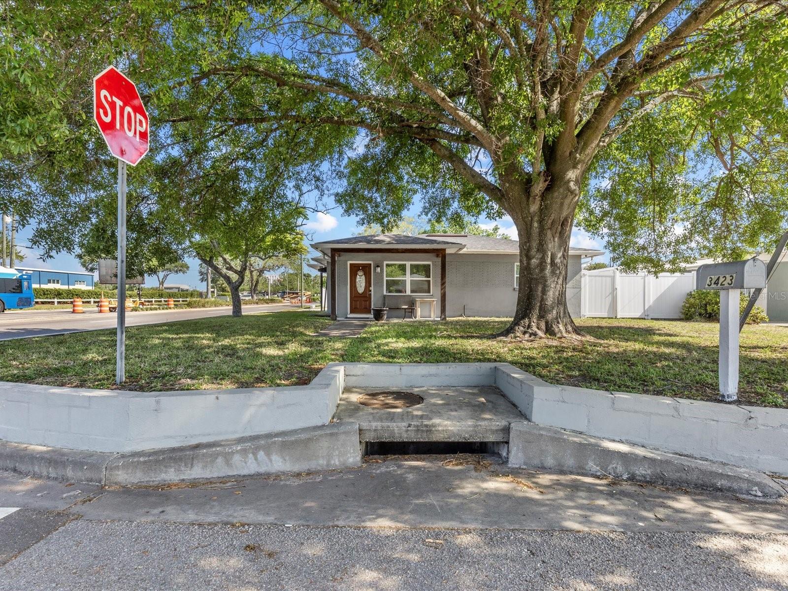 Image 4 of 50 For 3423 Aileen Street