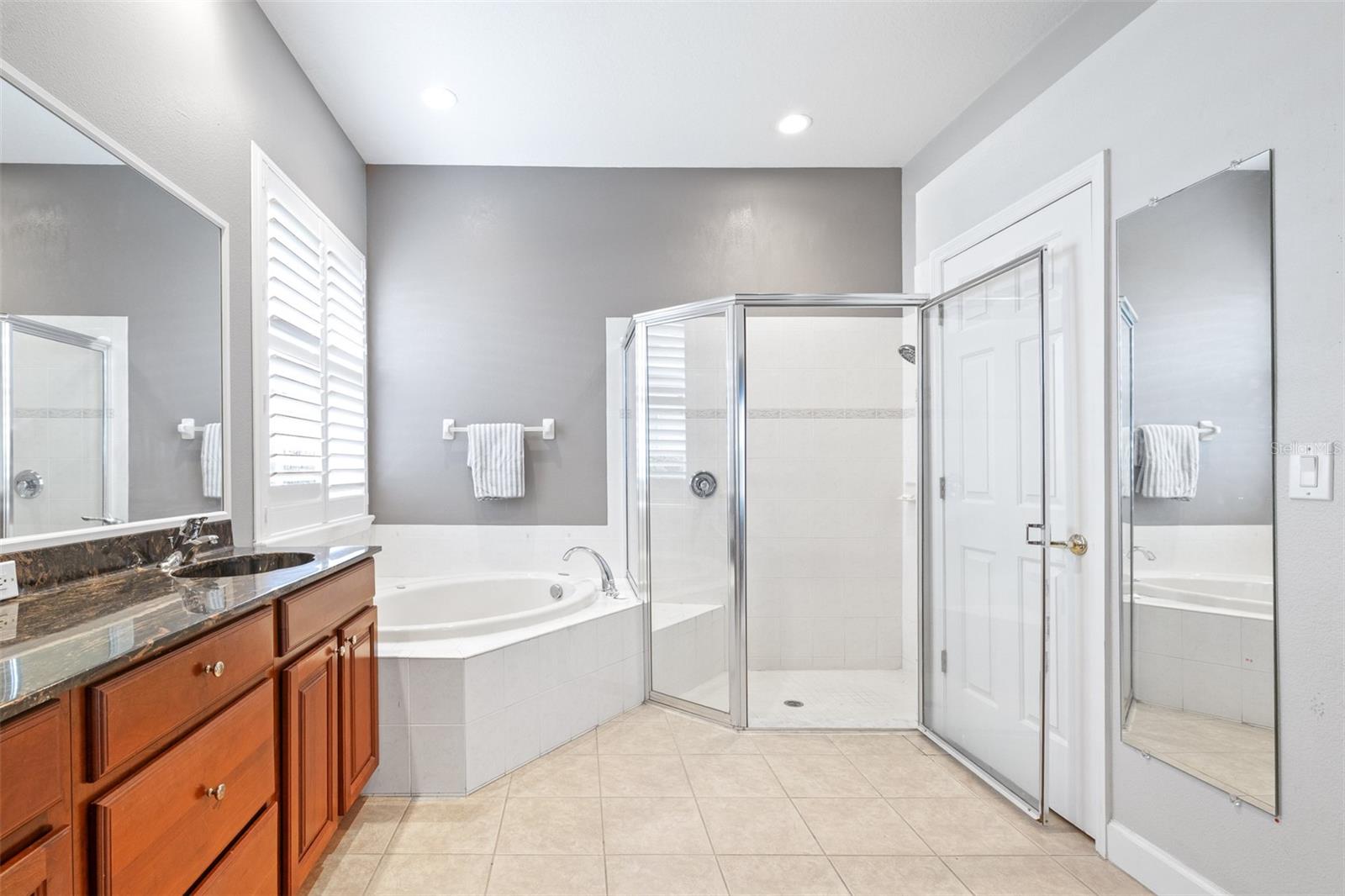 Image 26 of 67 For 3628 Valencia Cove Court