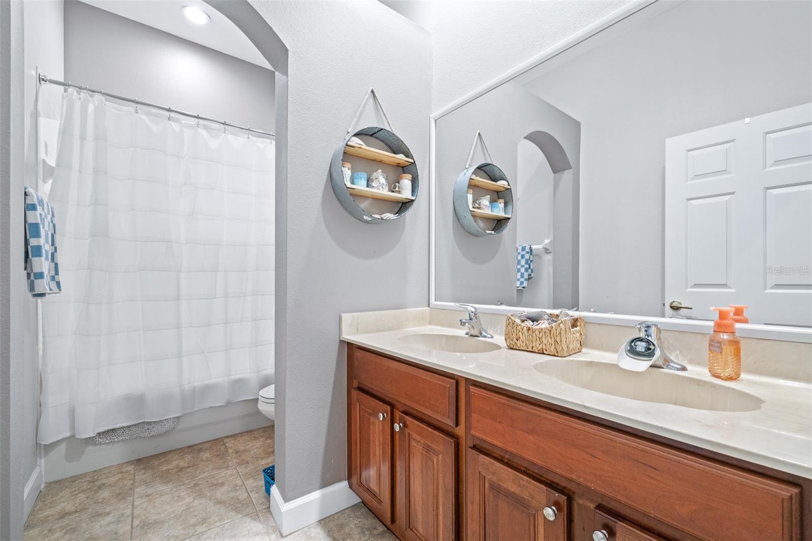 Image 29 of 67 For 3628 Valencia Cove Court