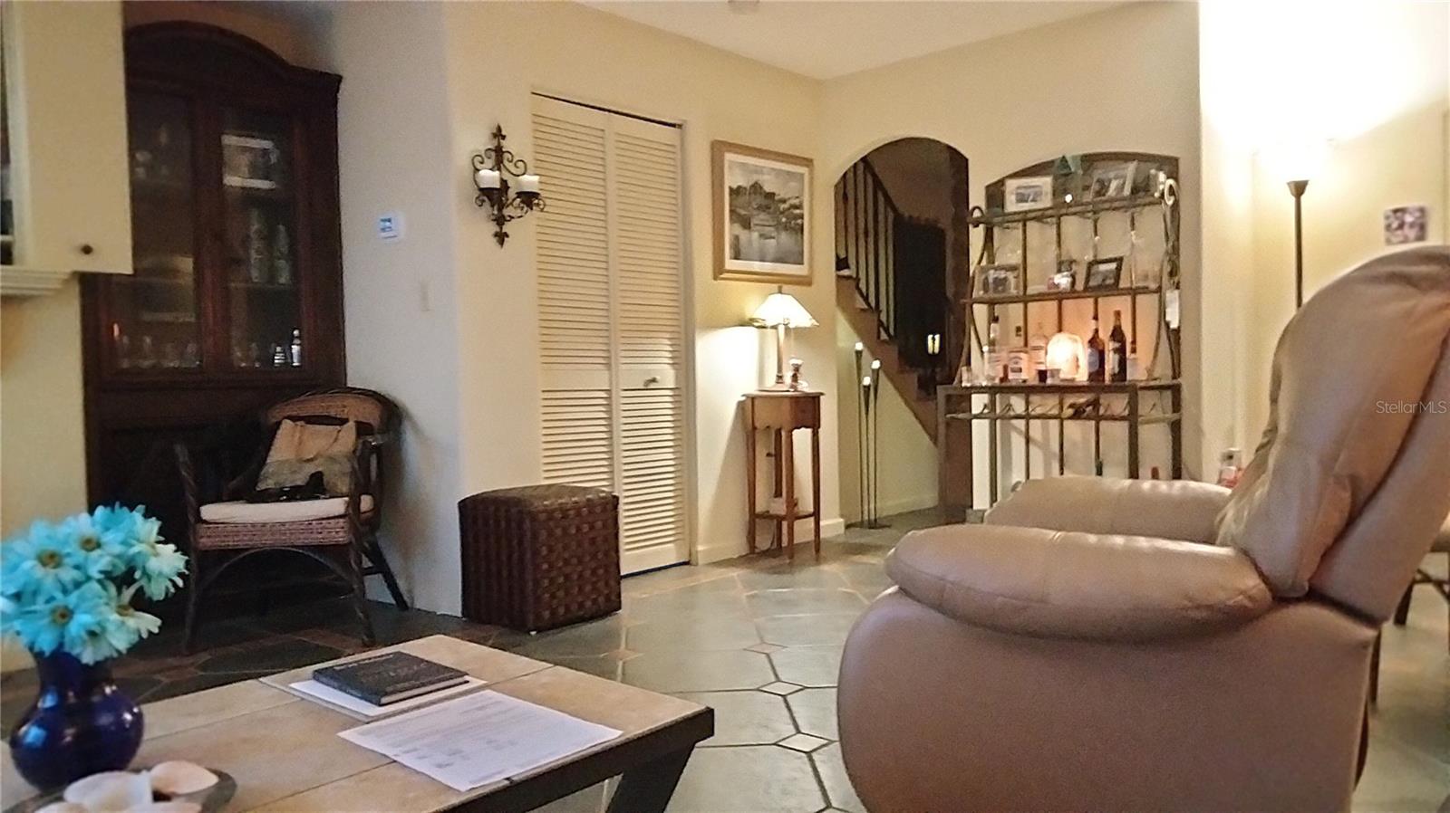 Image 27 of 70 For 2700 Bayshore Boulevard 2c