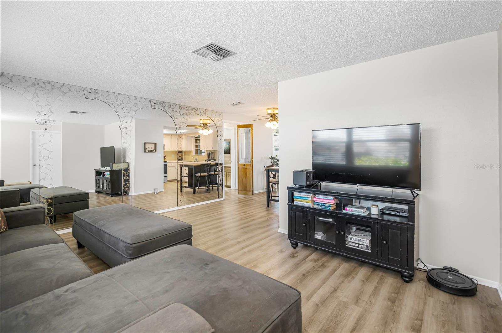 Image 13 of 48 For 4415 Royal Oak Lane