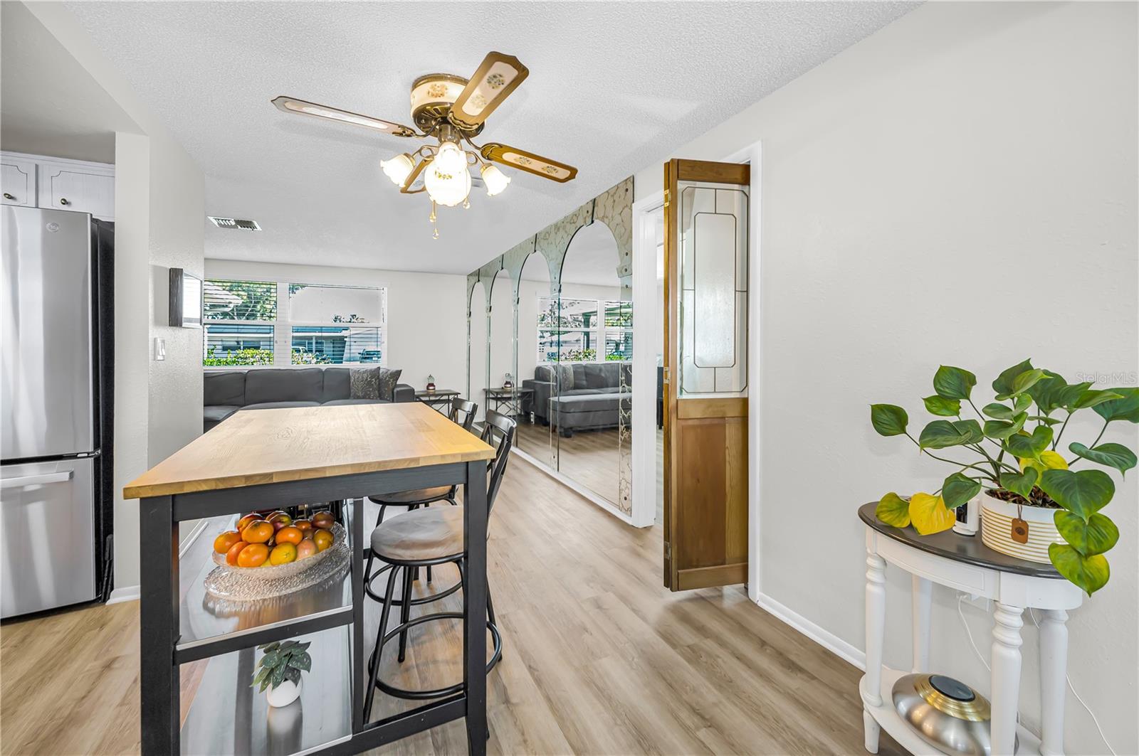 Image 17 of 48 For 4415 Royal Oak Lane