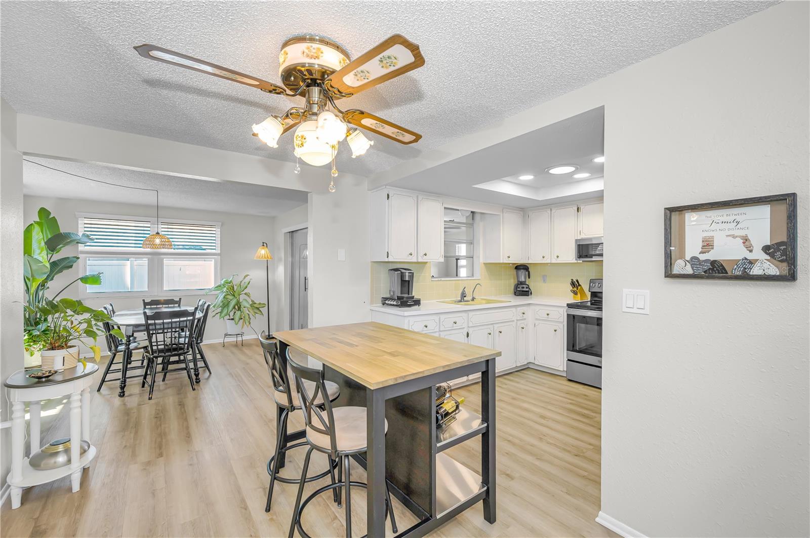 Image 19 of 48 For 4415 Royal Oak Lane