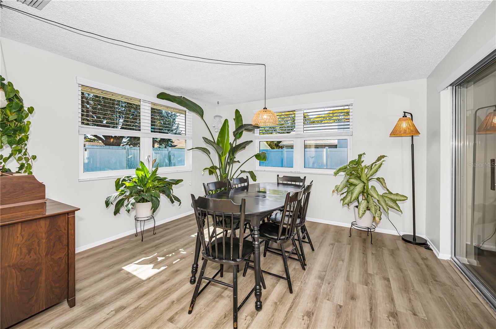 Image 27 of 48 For 4415 Royal Oak Lane