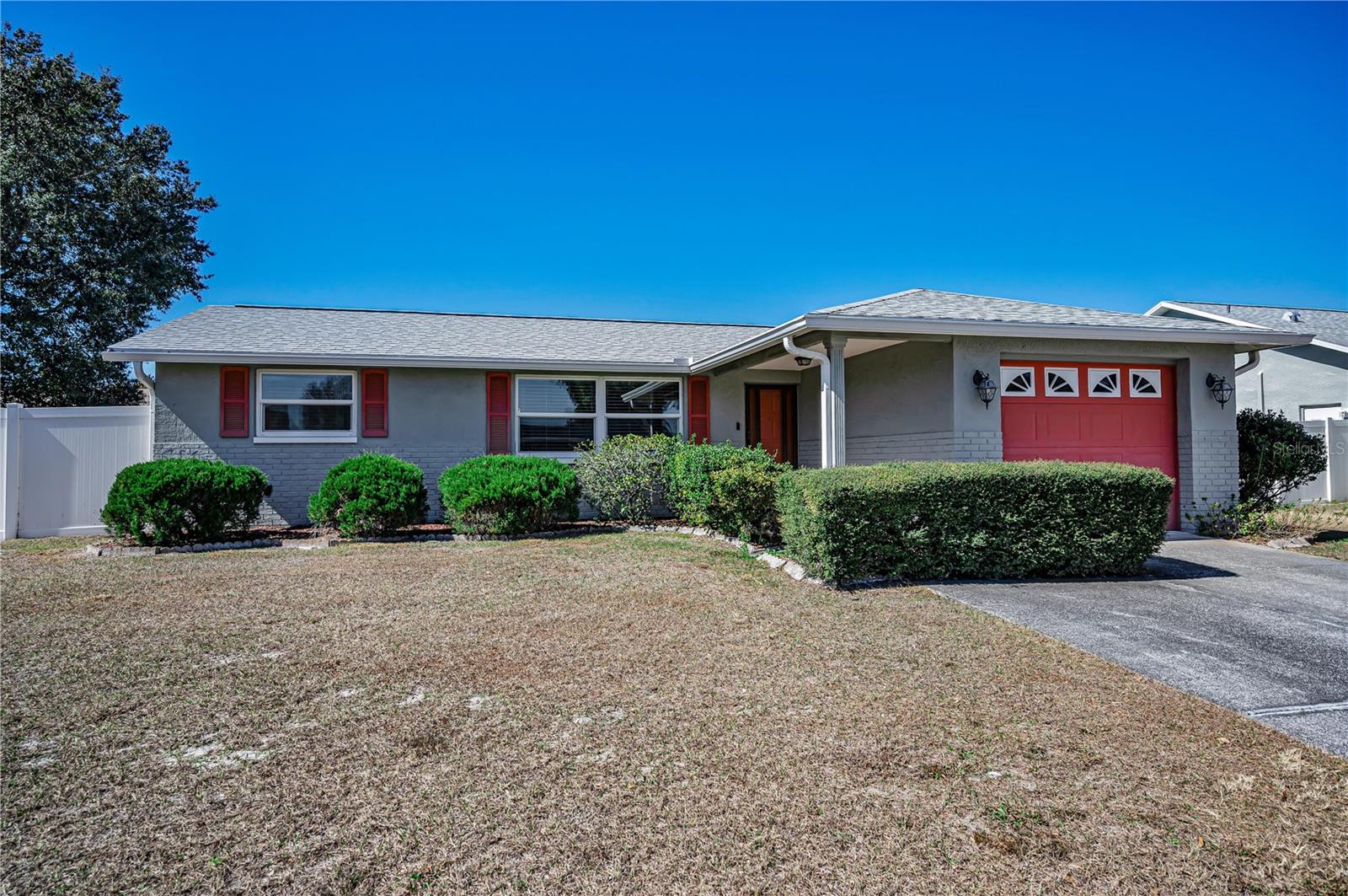 Image 3 of 48 For 4415 Royal Oak Lane